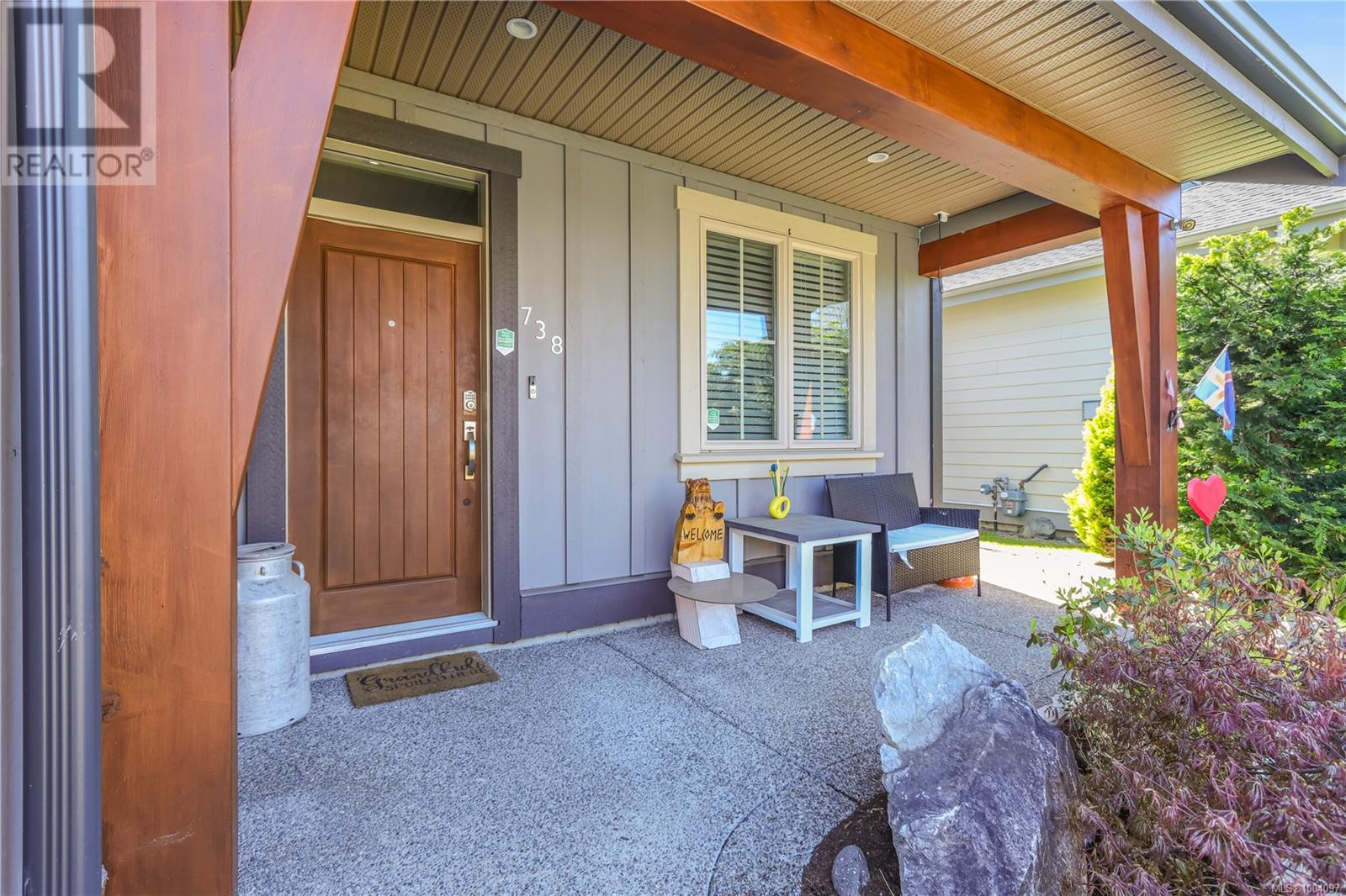 Property at 738 West Ridge Way image 3