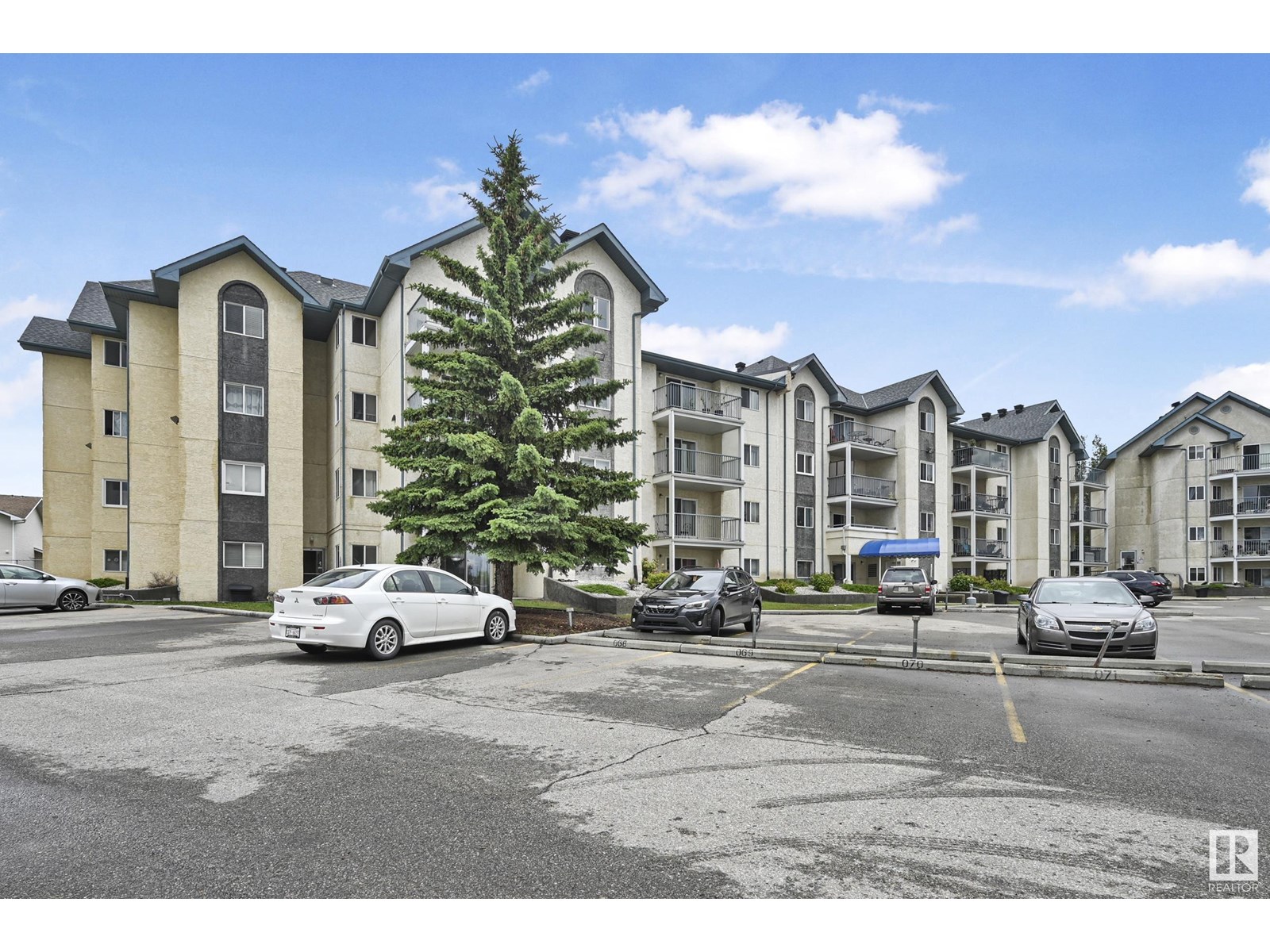Property at #129 6720 158 AV NW image 1