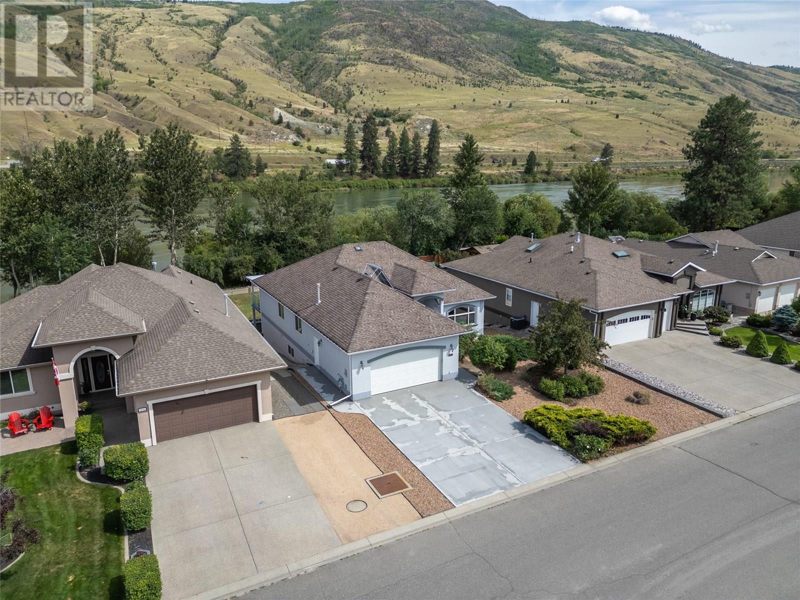 3727 OVERLANDER Drive, kamloops, British Columbia