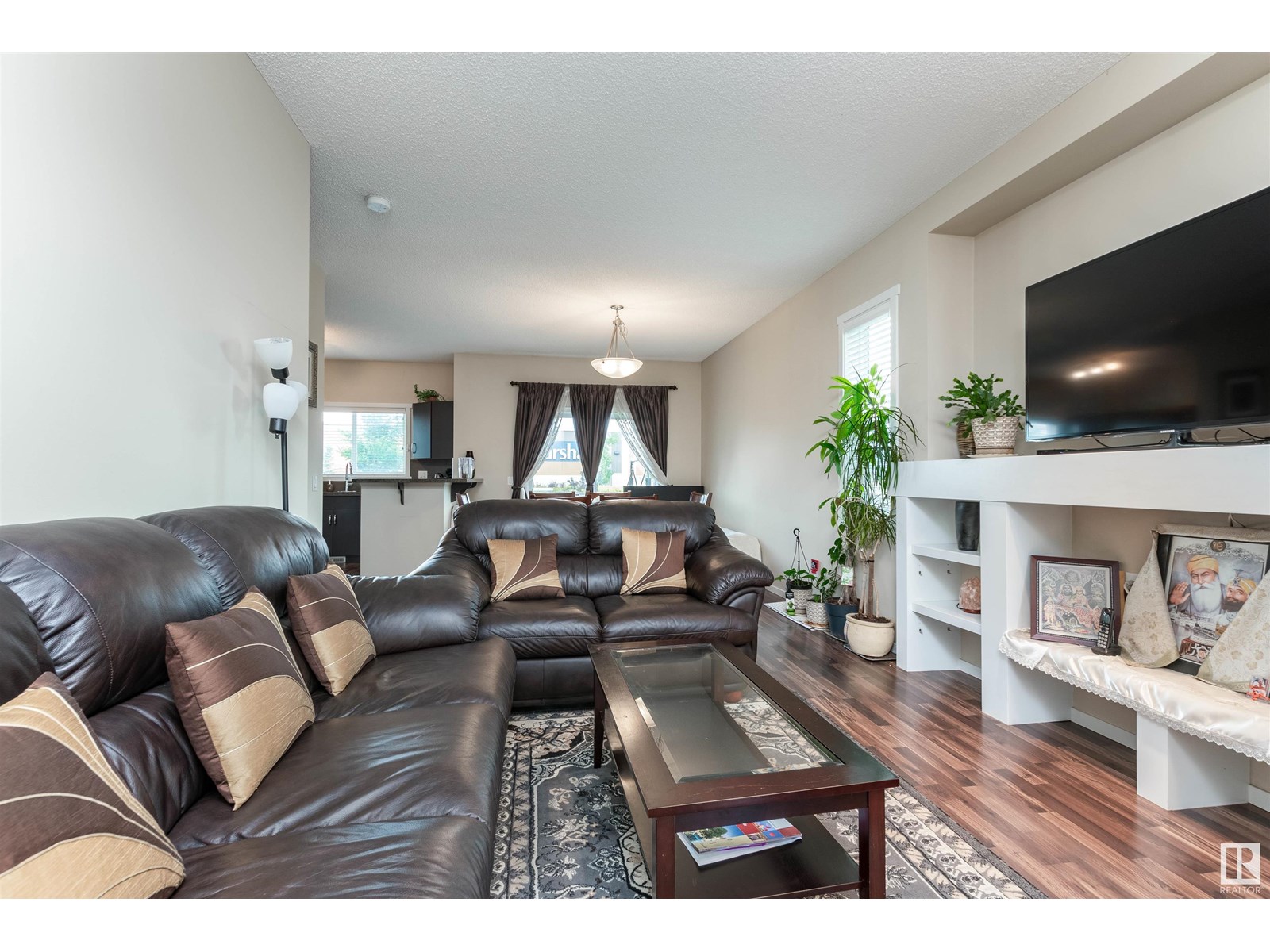 Property at 7526 ELLESMERE WY image 3