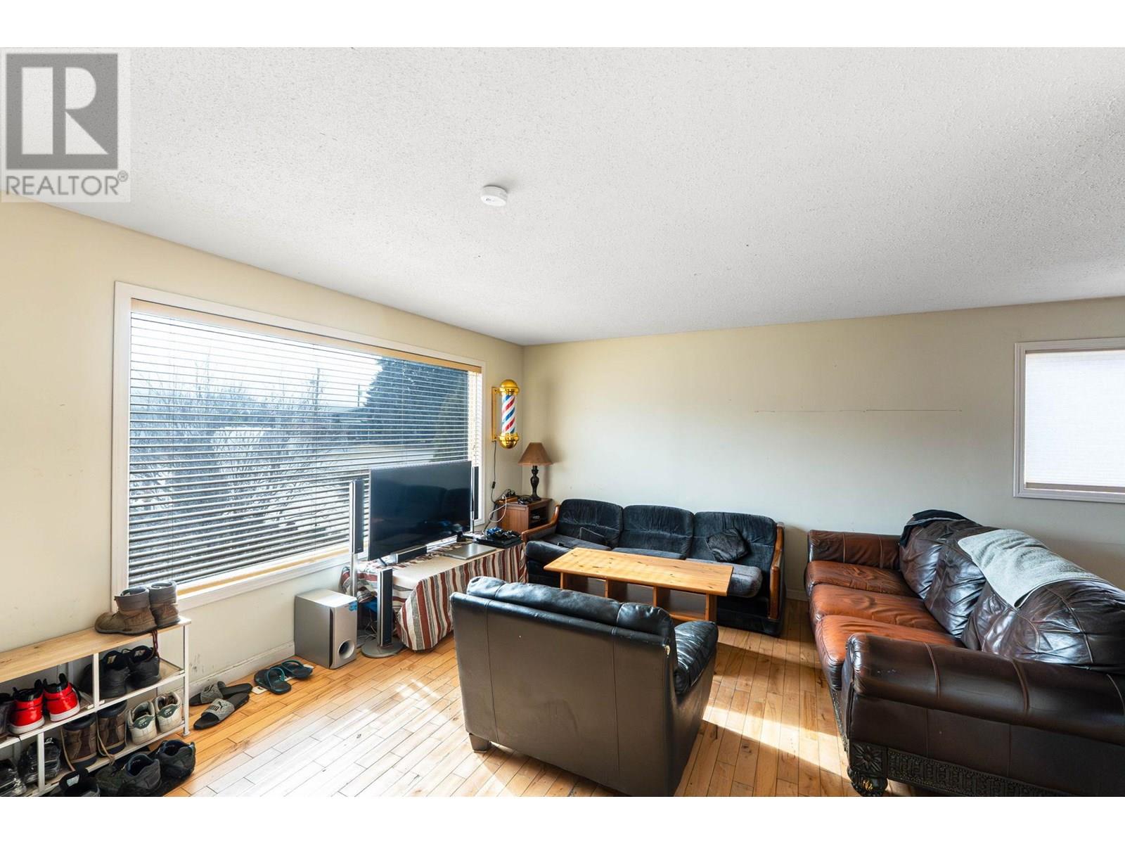 Property at 540 Lomond Road image 4