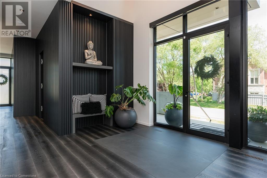 Property at 1239 SEDGEWICK Crescent image 3