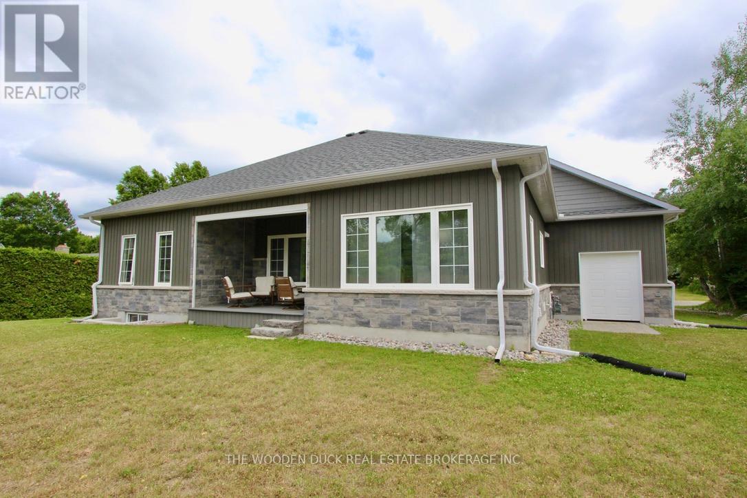 3 Mclean Avenue, Havelock-Belmont-Methuen (Havelock), Ontario  K0L 1Z0 - Photo 3 - X12168029