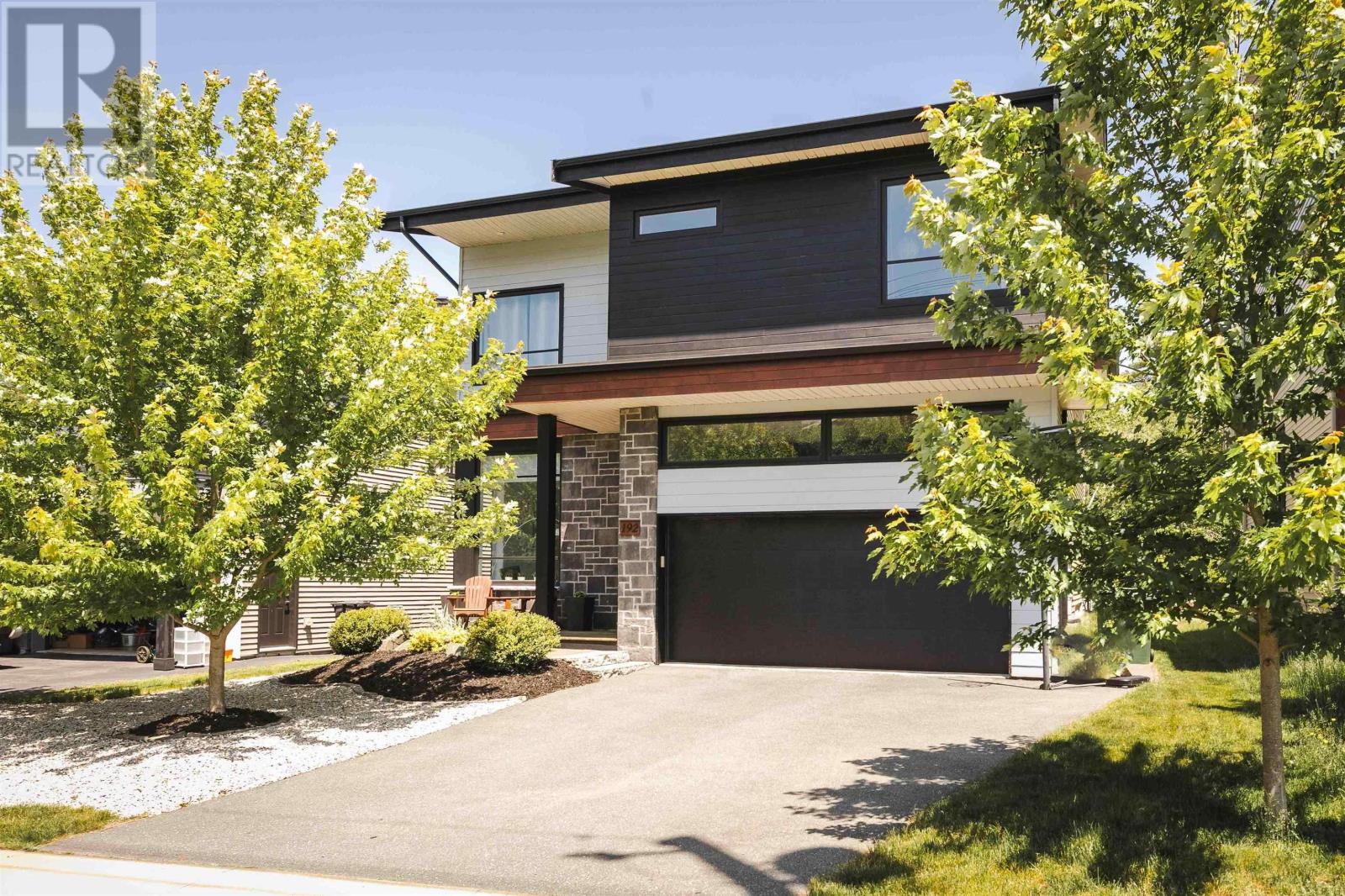 Property at 192 Amesbury Gate image 1