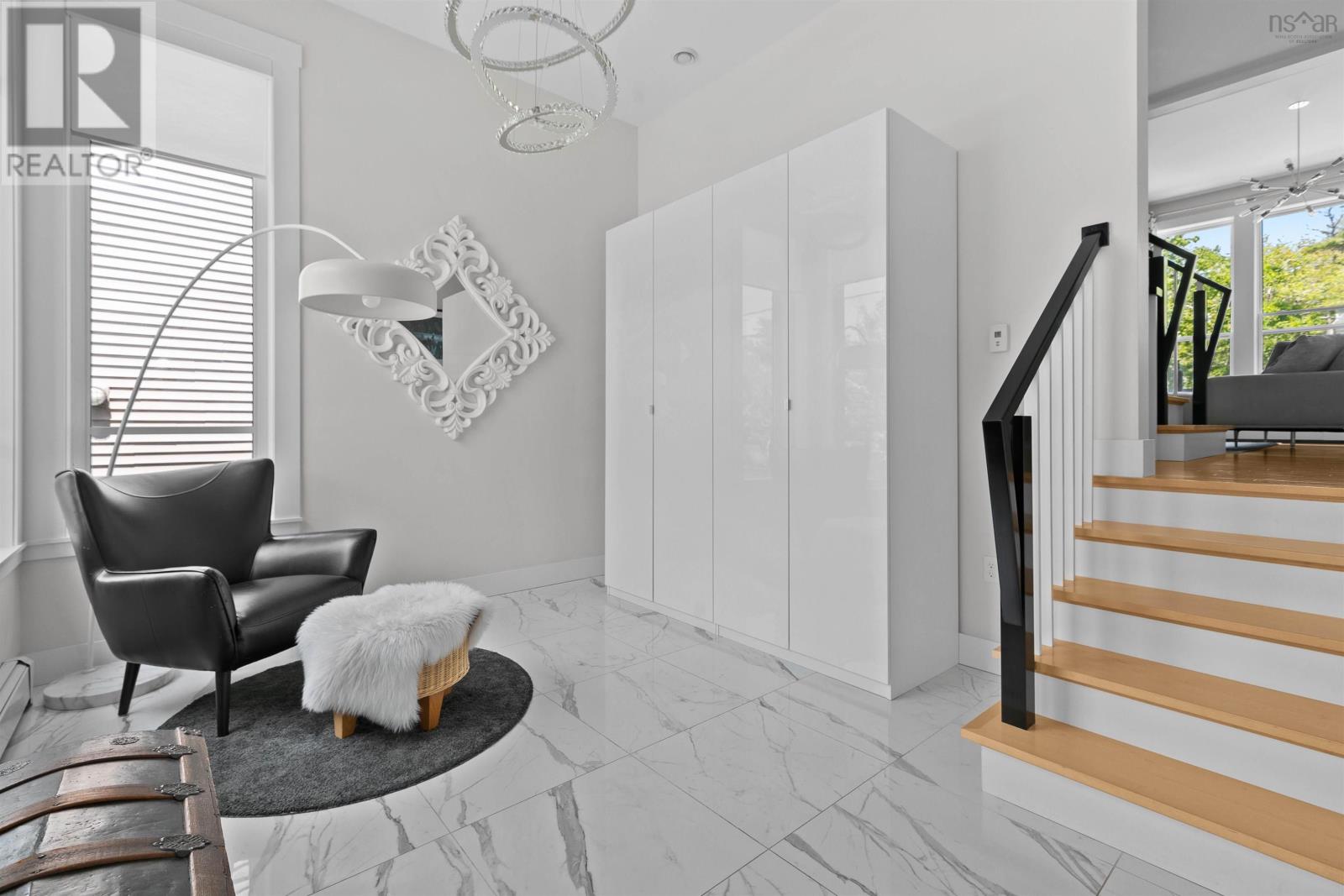 Property at 192 Amesbury Gate image 4
