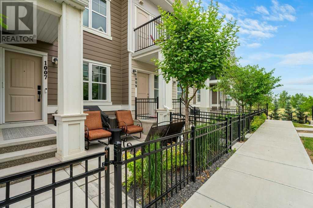 Property at 1007 Cranbrook Walk SE image 1