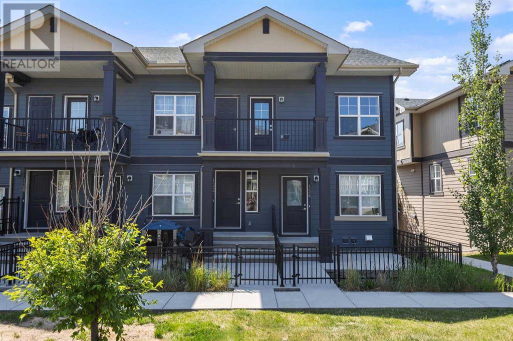 Property at 132 Evanscrest Gardens NW image 1