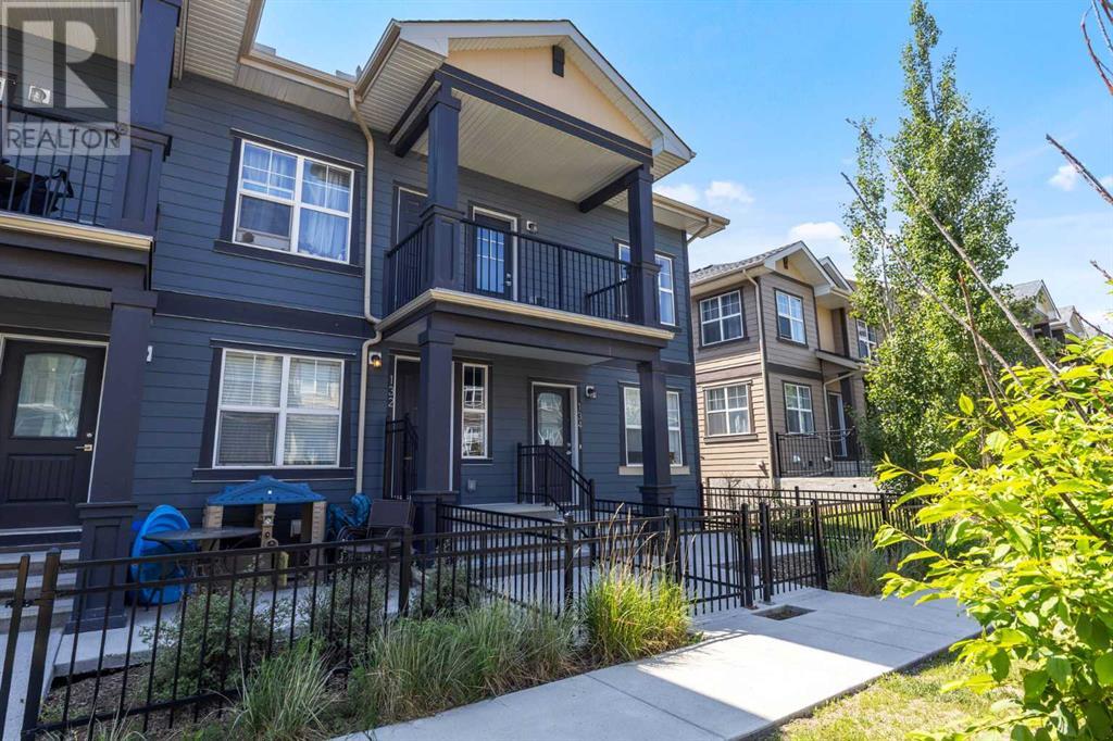 Property at 132 Evanscrest Gardens NW image 3