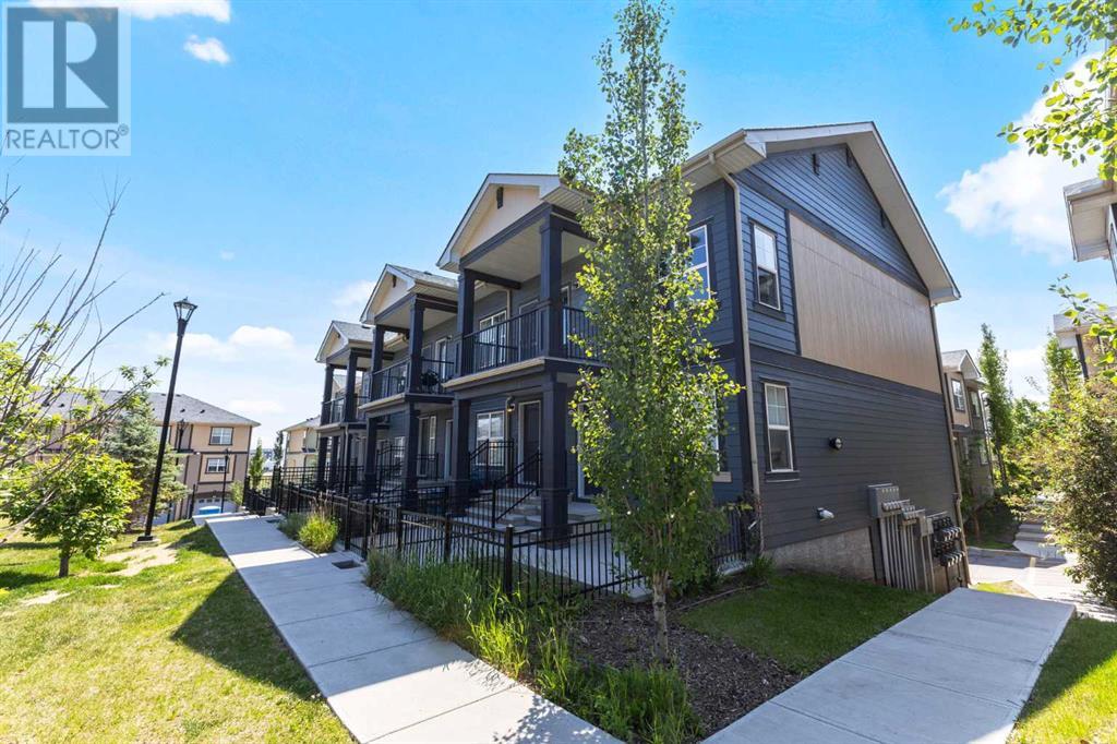 Property at 132 Evanscrest Gardens NW image 2
