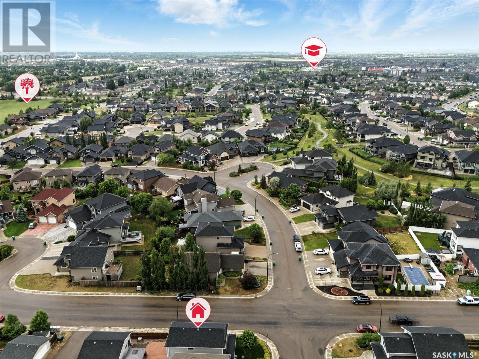 Property at 826 Padget CRESCENT image 2