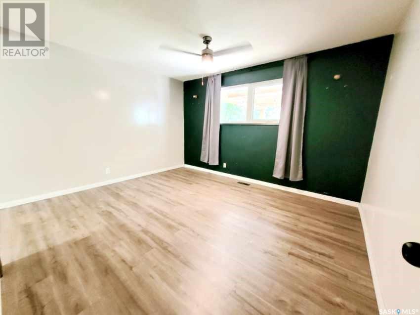 224 17th Street Ne, Weyburn, Saskatchewan  S4H 2P2 - Photo 9 - SK005538