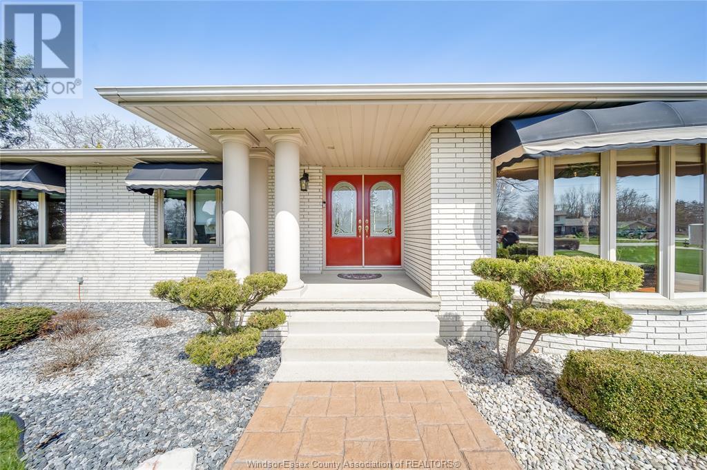 65 Bissonnette, Lakeshore, Ontario  N0R 1V0 - Photo 3 - 25015717
