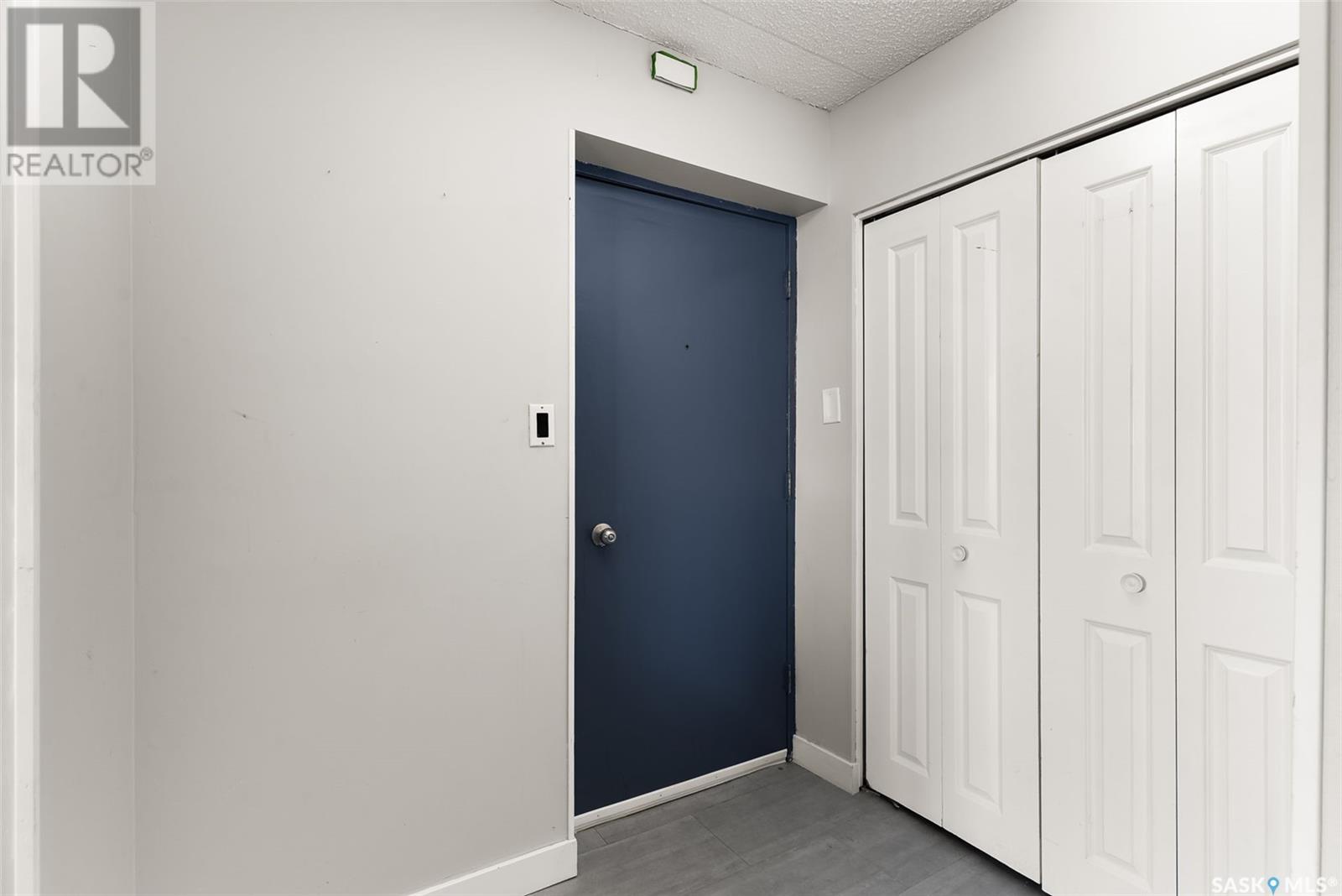 Property at 7 405 Lorne STREET N image 5