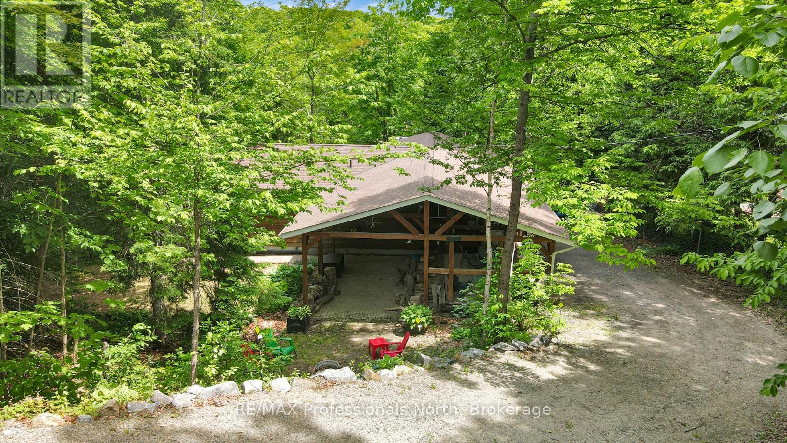 1039 Mink Road, Dysart Et Al, Ontario  K0M 1S0 - Photo 3 - X12145276