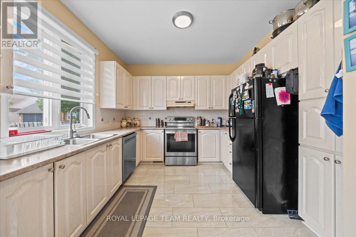 12 Sunvale Way, Ottawa, Ontario  K2G 6Y2 - Photo 20 - X12236322