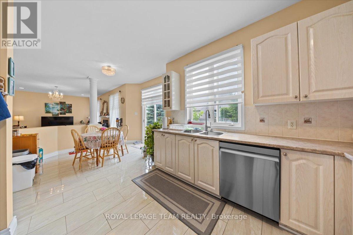 12 Sunvale Way, Ottawa, Ontario  K2G 6Y2 - Photo 22 - X12236322