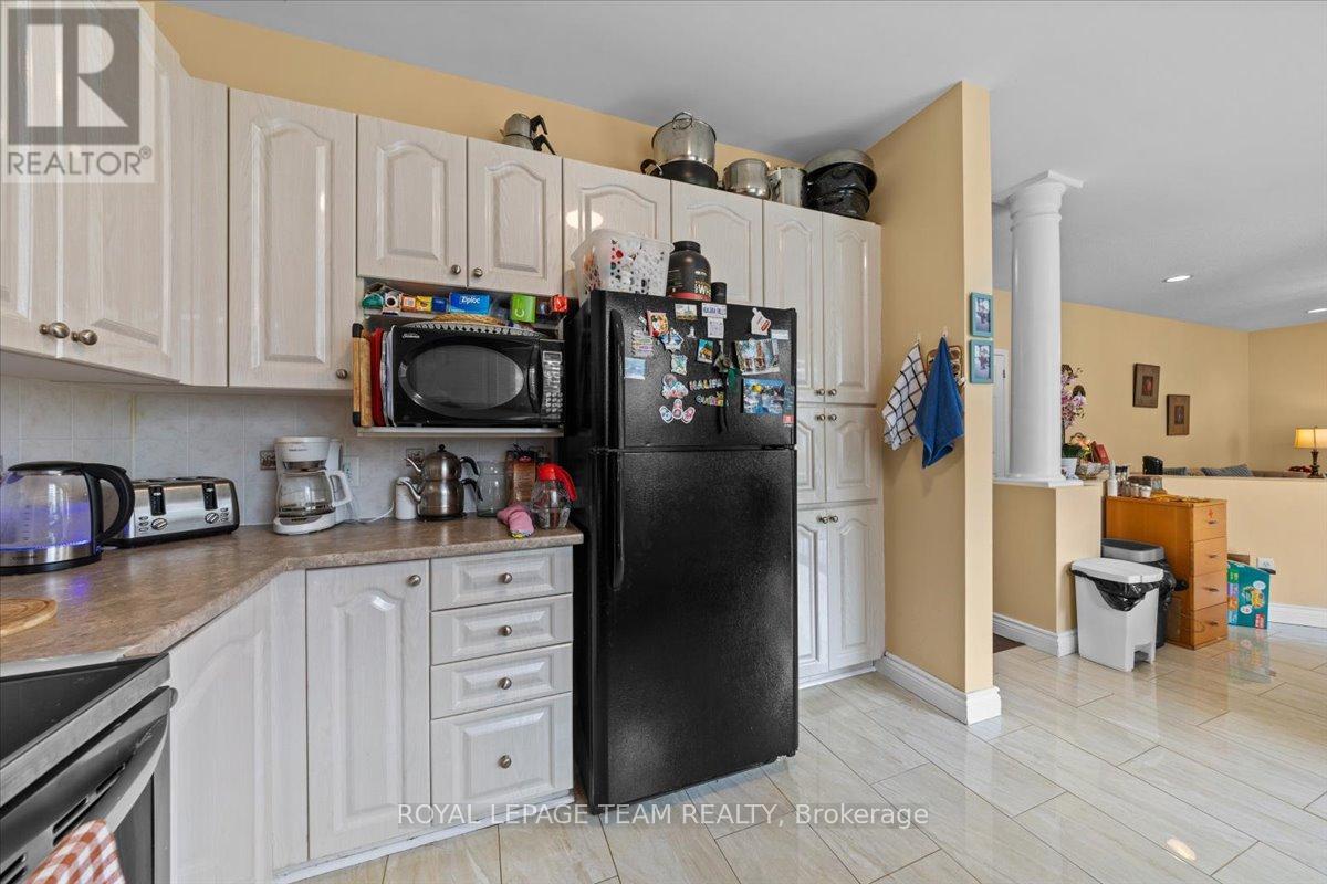 12 Sunvale Way, Ottawa, Ontario  K2G 6Y2 - Photo 23 - X12236322