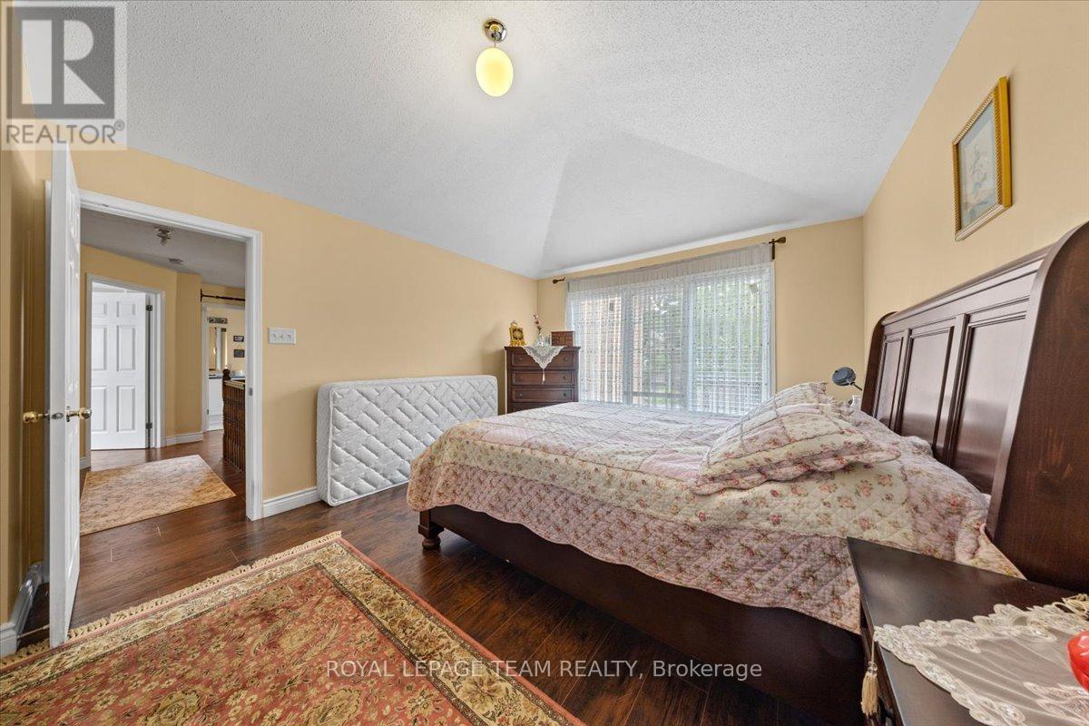 12 Sunvale Way, Ottawa, Ontario  K2G 6Y2 - Photo 34 - X12236322