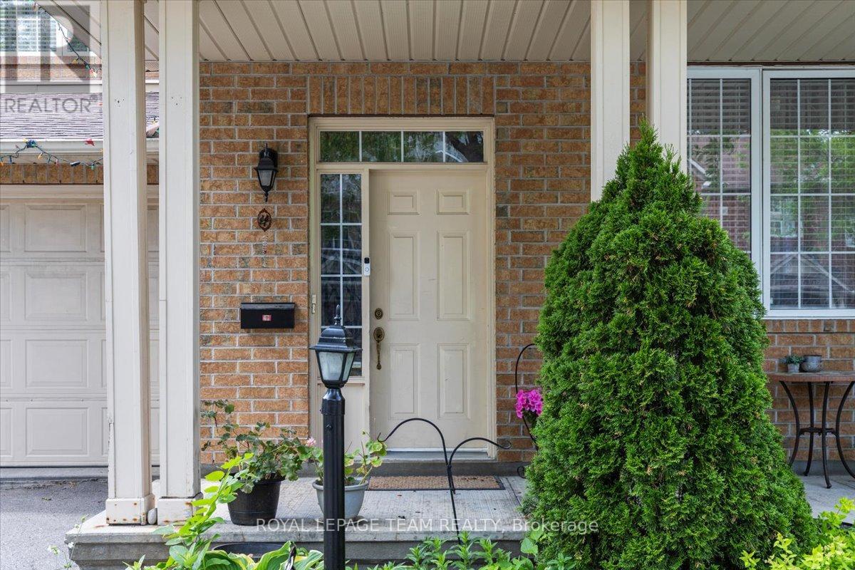 Property at 12 SUNVALE WAY image 4