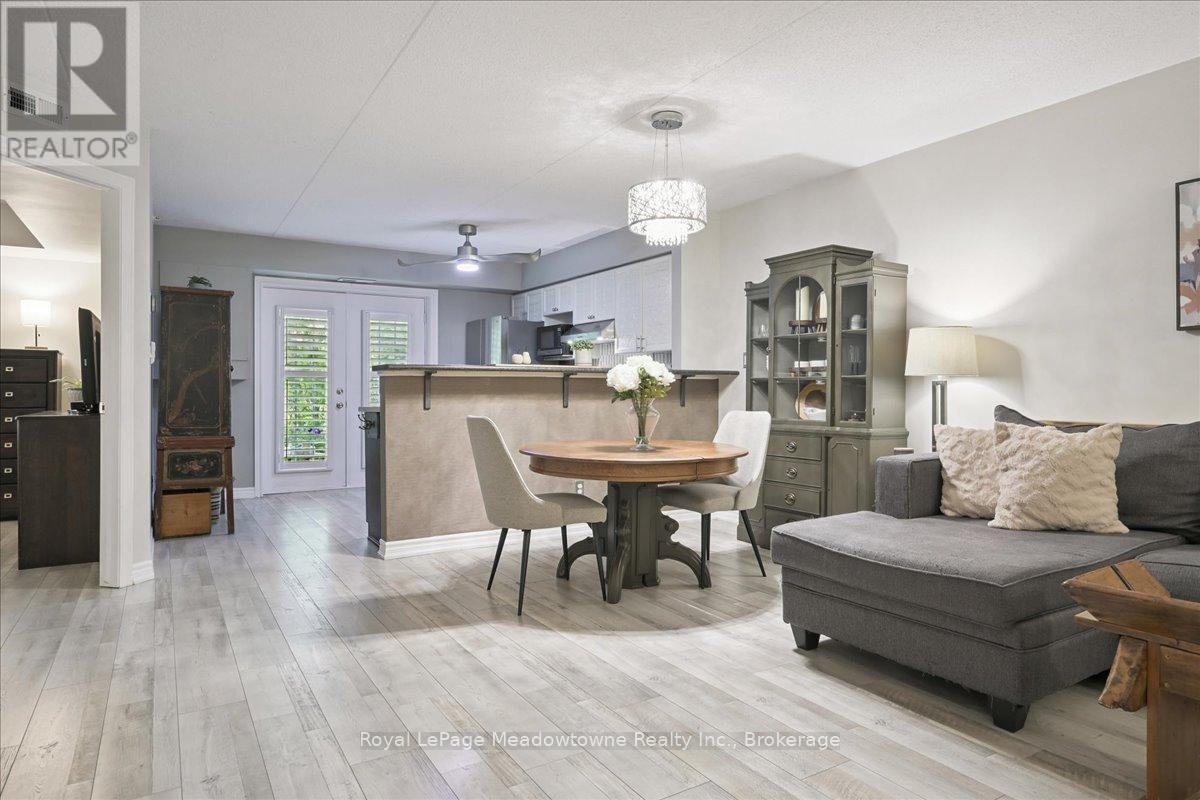 105 - 1450 Bishops Gate, Oakville, Ontario  L6M 4N1 - Photo 11 - W12236313