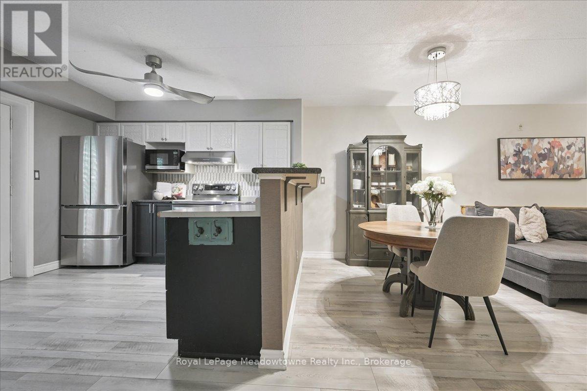 105 - 1450 Bishops Gate, Oakville, Ontario  L6M 4N1 - Photo 15 - W12236313