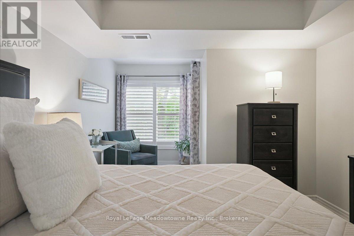 105 - 1450 Bishops Gate, Oakville, Ontario  L6M 4N1 - Photo 22 - W12236313