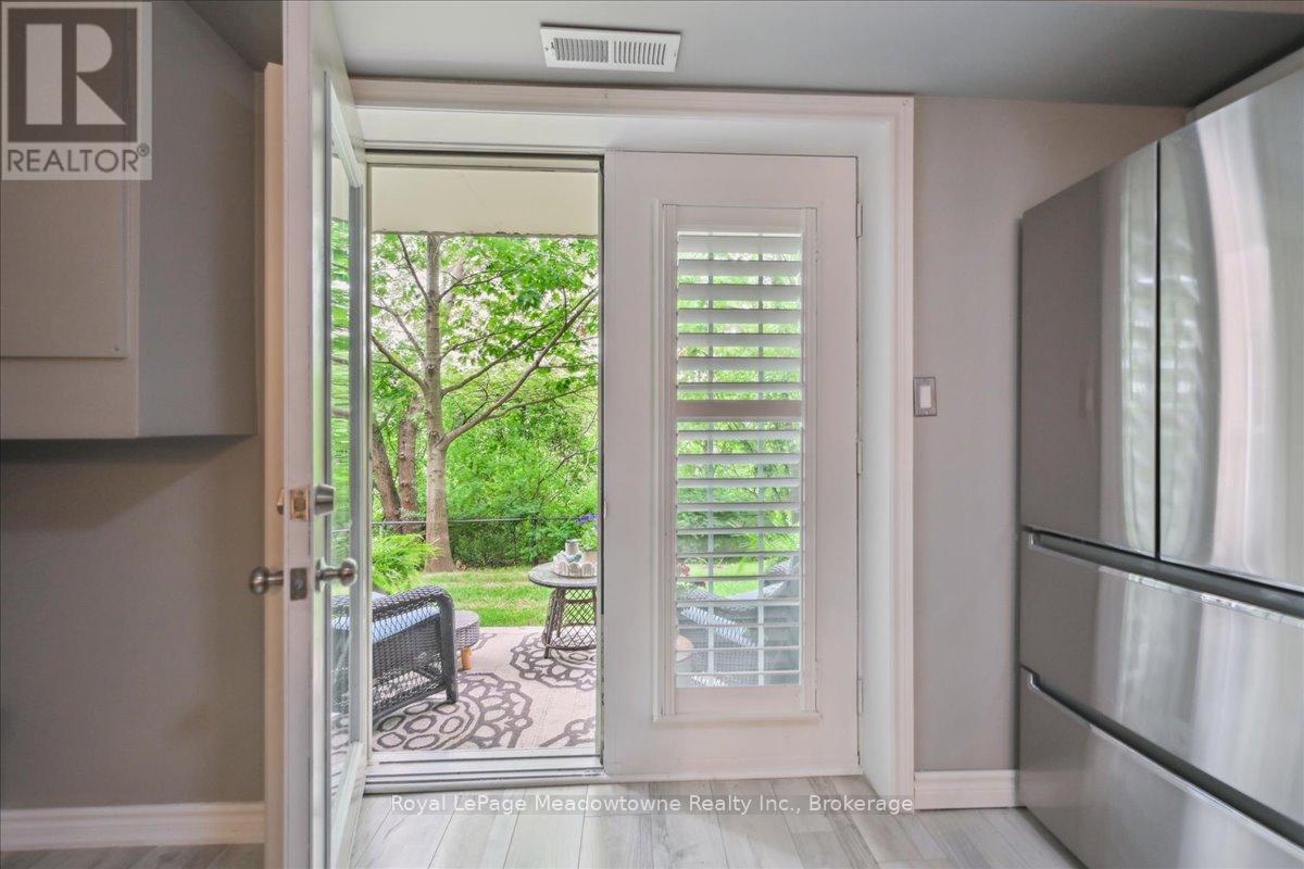 105 - 1450 Bishops Gate, Oakville, Ontario  L6M 4N1 - Photo 26 - W12236313