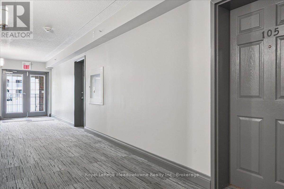 105 - 1450 Bishops Gate, Oakville, Ontario  L6M 4N1 - Photo 4 - W12236313