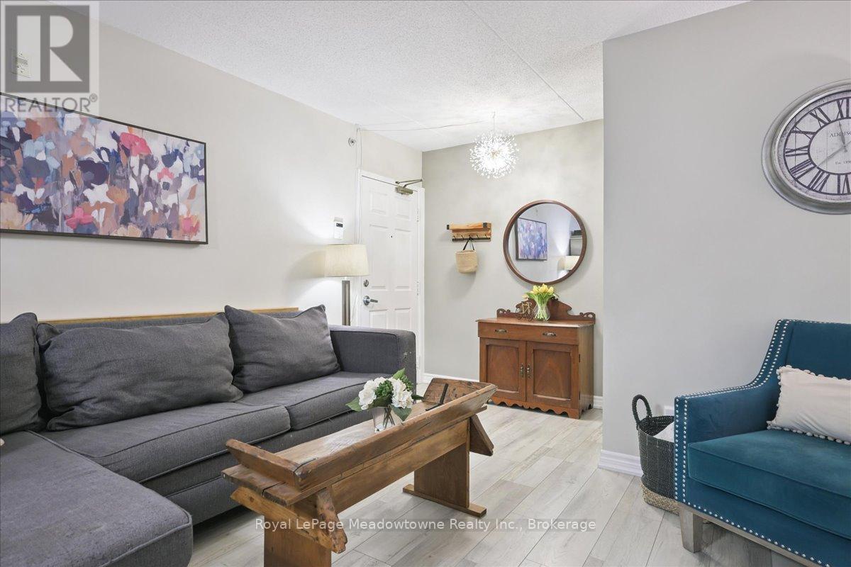 105 - 1450 Bishops Gate, Oakville, Ontario  L6M 4N1 - Photo 6 - W12236313