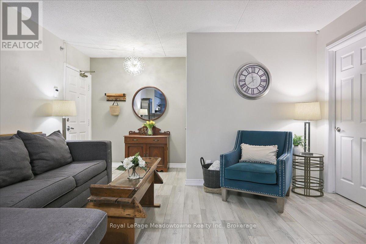 105 - 1450 Bishops Gate, Oakville, Ontario  L6M 4N1 - Photo 7 - W12236313