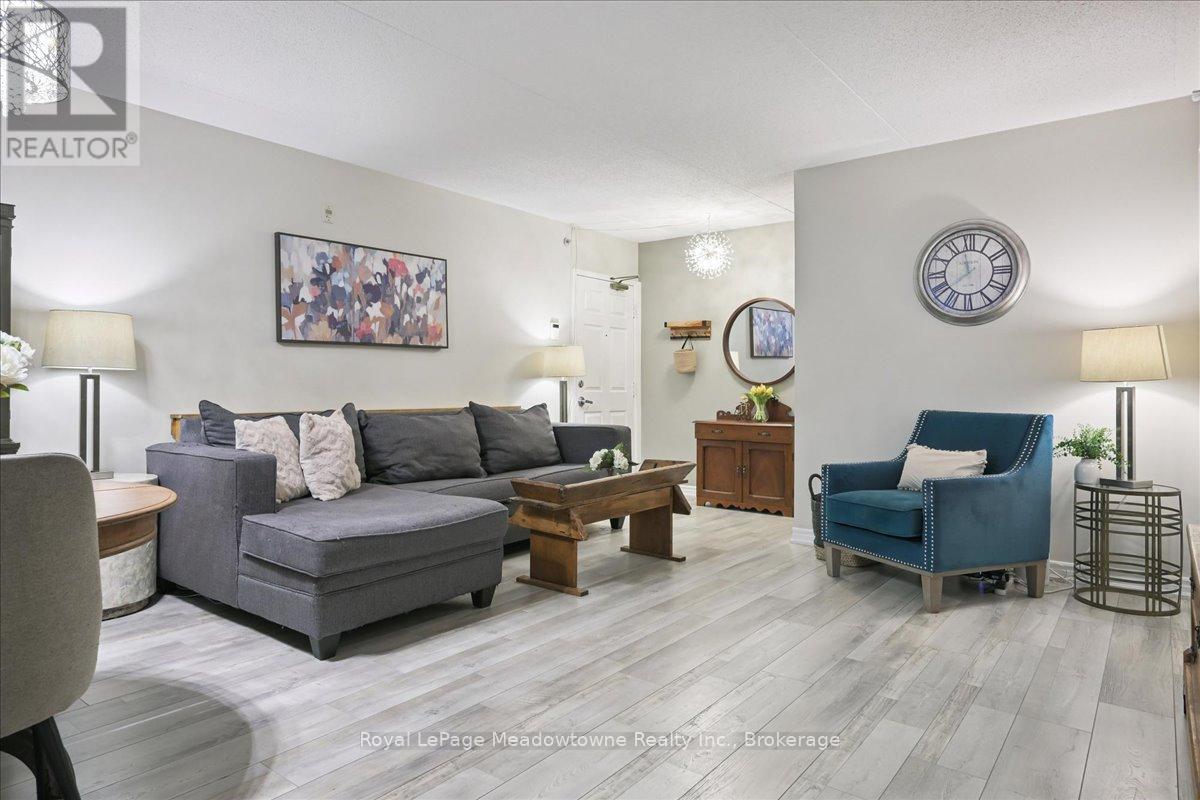 105 - 1450 Bishops Gate, Oakville, Ontario  L6M 4N1 - Photo 8 - W12236313