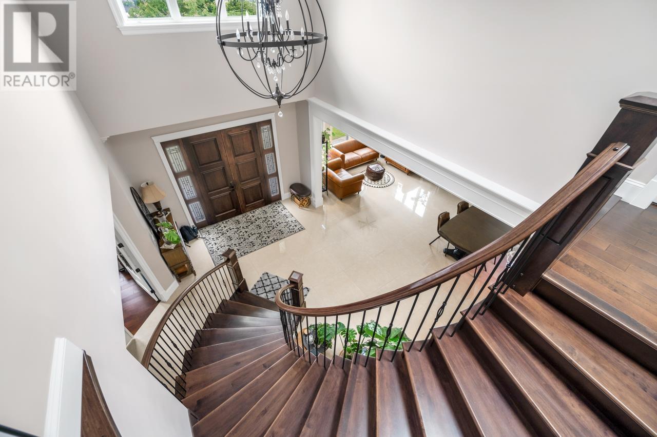 Property at 4758 BOND STREET image 3