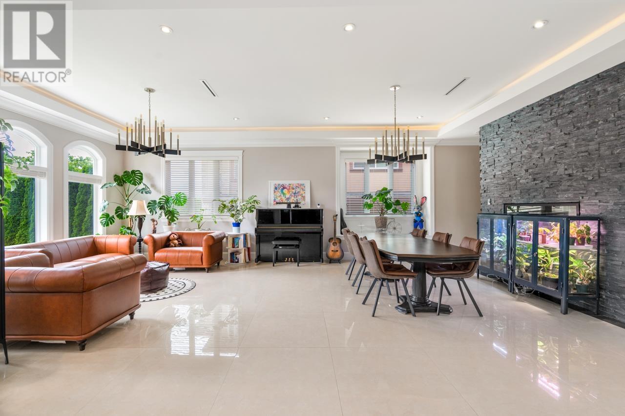 Property at 4758 BOND STREET image 4