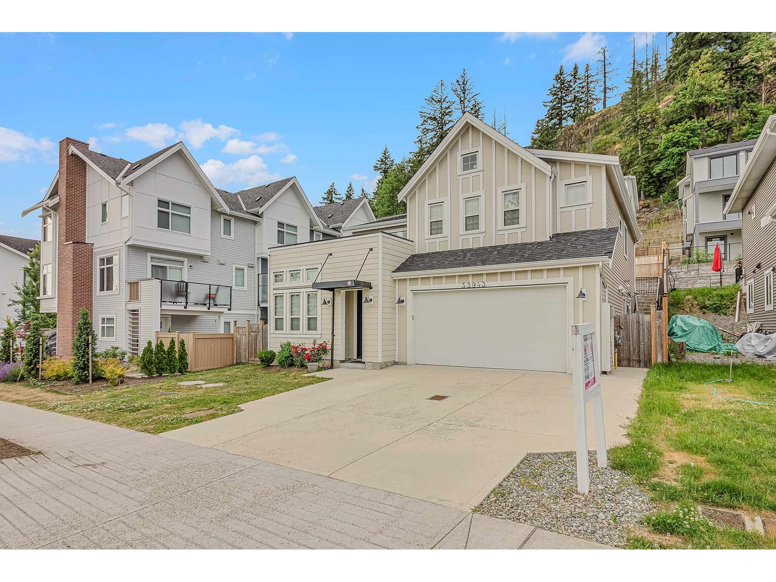 Property at 33943 BARKER COURT image 2