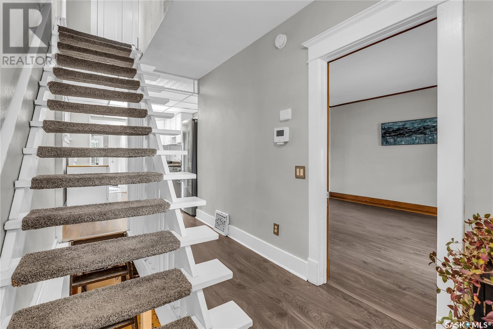 Property at 819 C AVENUE N image 4
