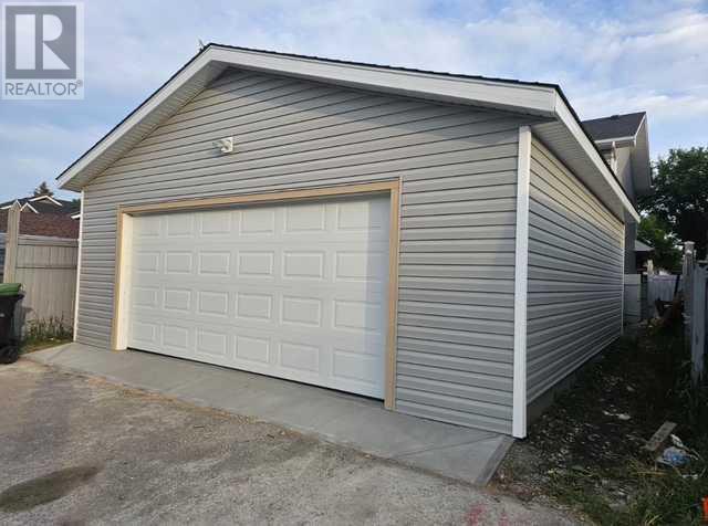 Property at 46 Martinridge Crescent NE image 1