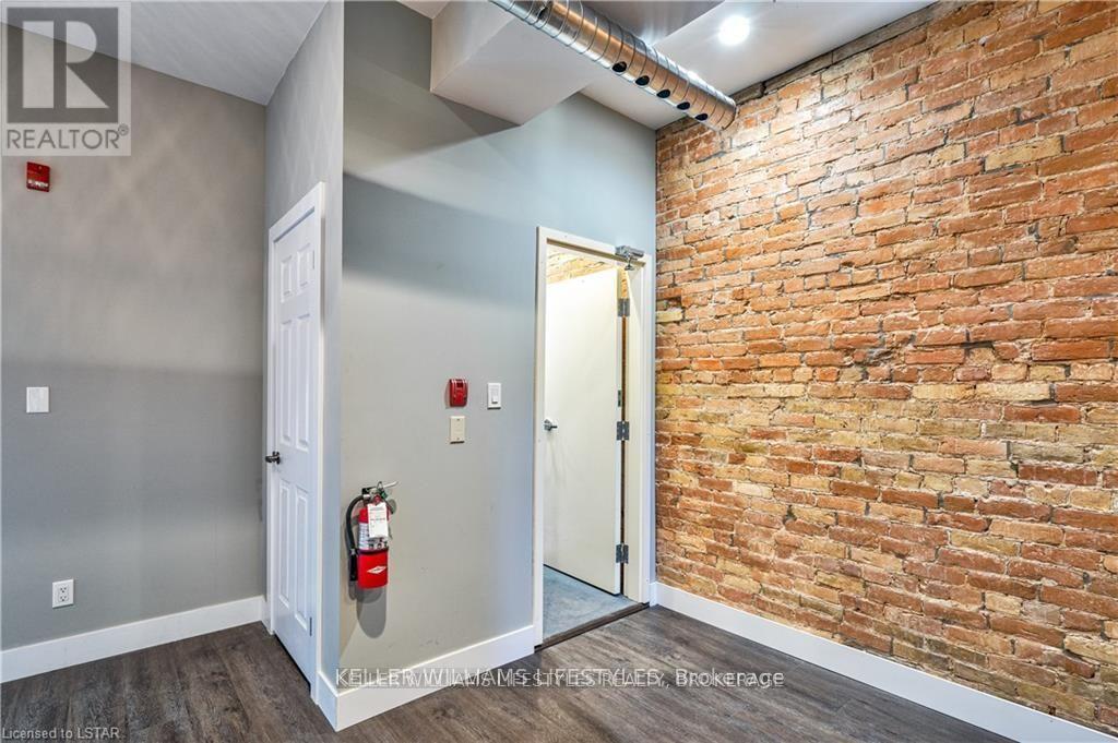 2 - 118 Dundas Street, London East, Ontario  N6A 1G1 - Photo 2 - X12236356