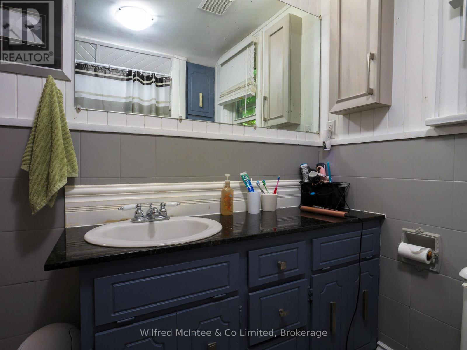 304 Napier Street, Brockton, Ontario  N0G 2V0 - Photo 13 - X12236357