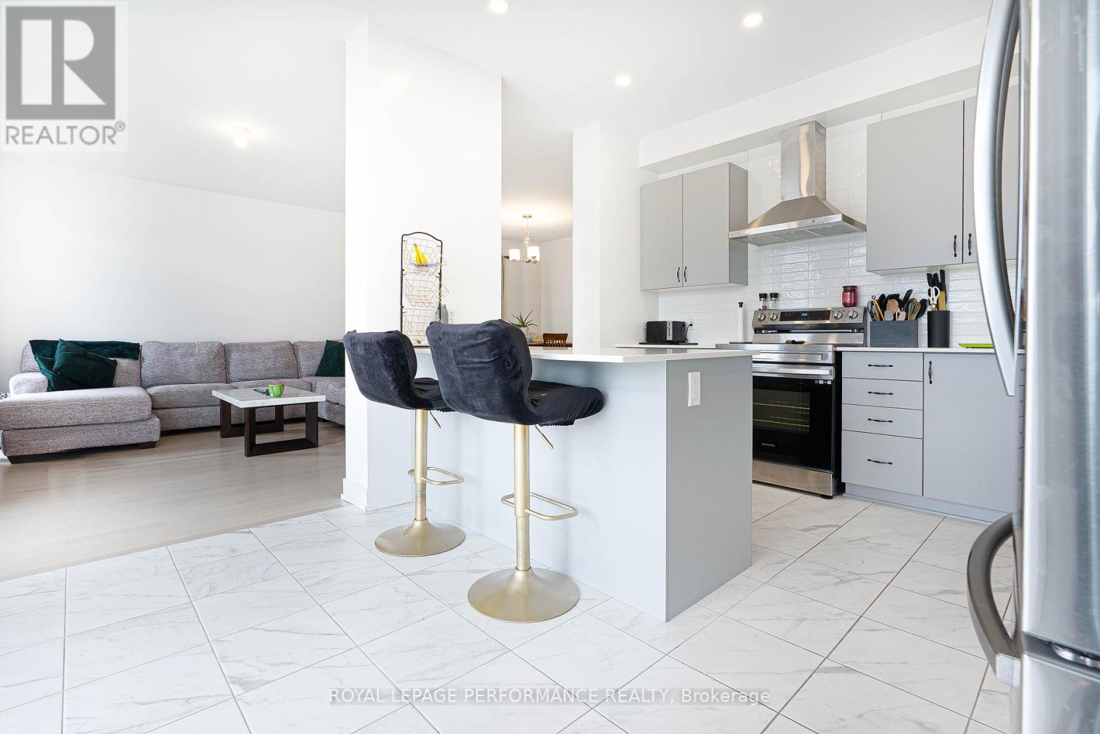 931 Embankment Street, Ottawa, Ontario  K2S 2P6 - Photo 7 - X12236338