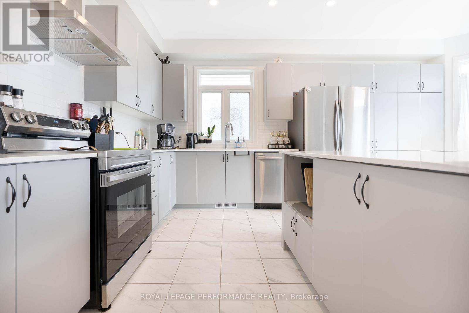 931 Embankment Street, Ottawa, Ontario  K2S 2P6 - Photo 9 - X12236338