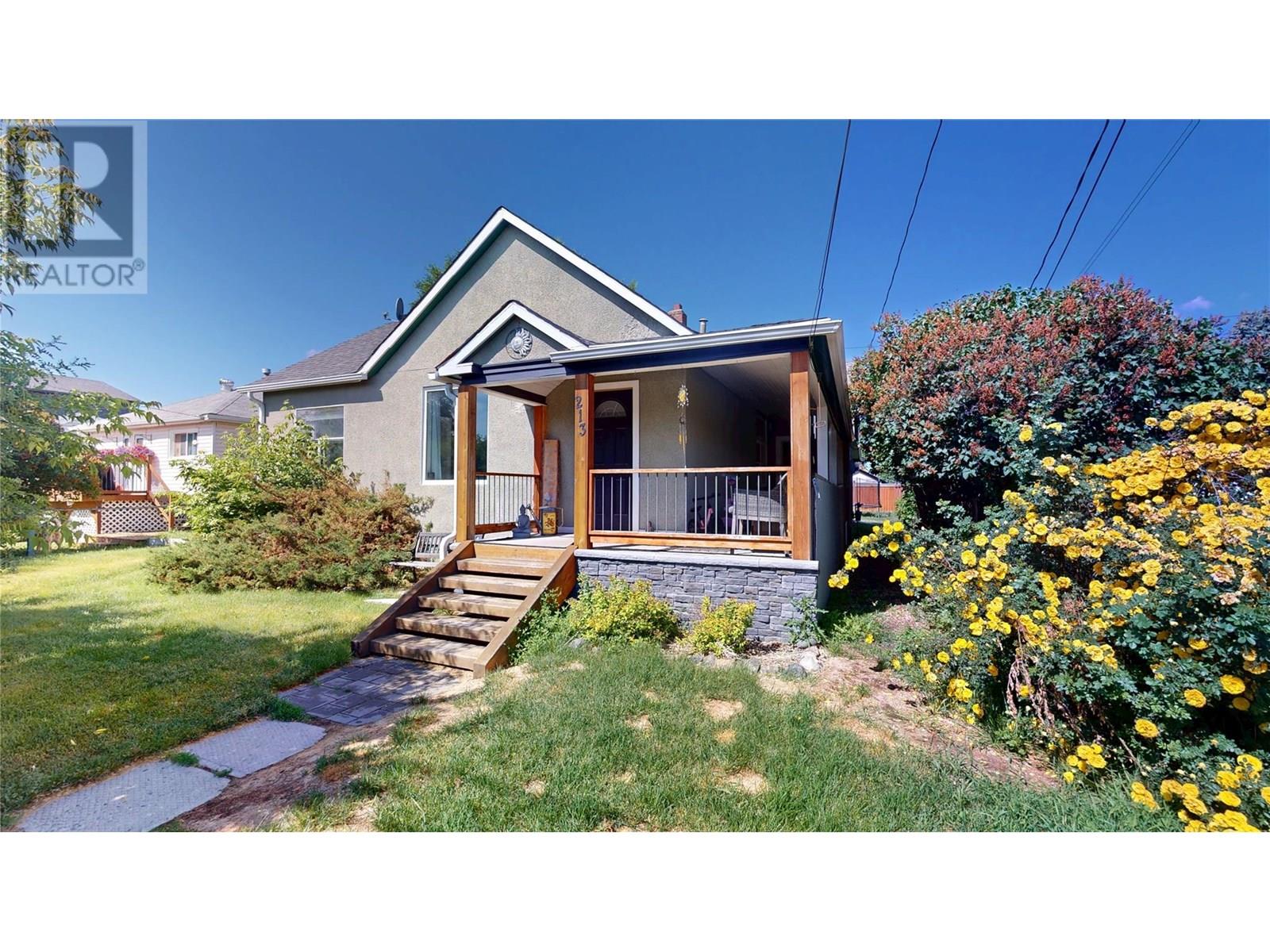 213 4th Avenue S, Cranbrook, British Columbia  V1C 2E4 - Photo 1 - 10353073