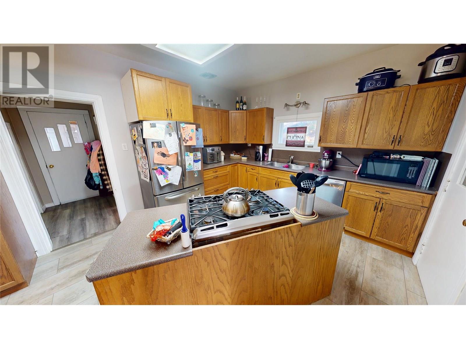 213 4th Avenue S, Cranbrook, British Columbia  V1C 2E4 - Photo 6 - 10353073