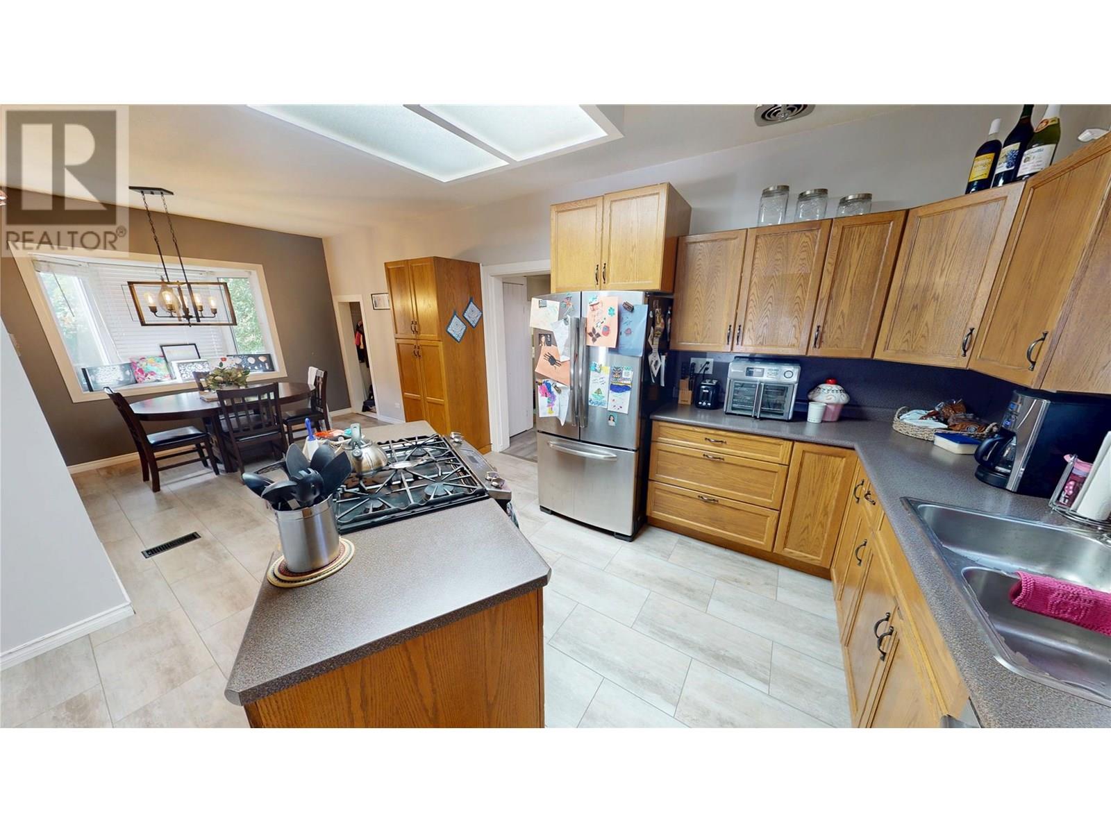 213 4th Avenue S, Cranbrook, British Columbia  V1C 2E4 - Photo 7 - 10353073