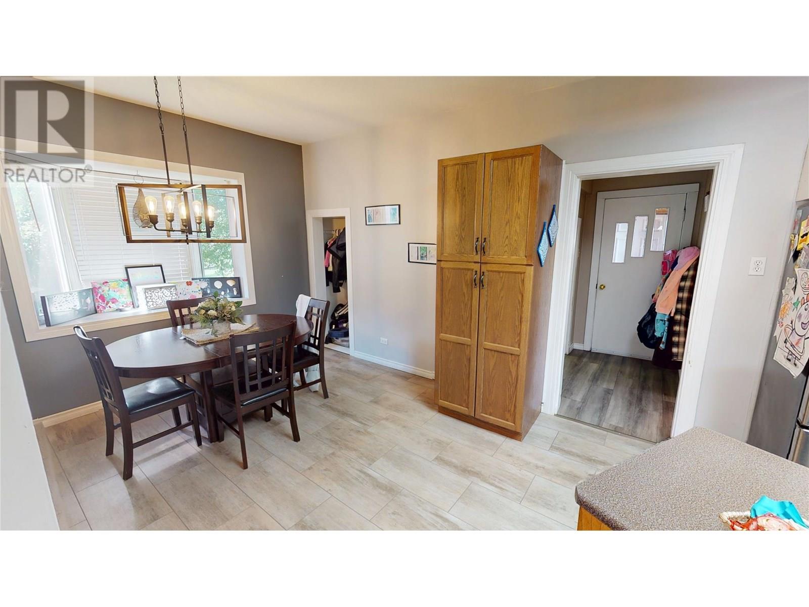 213 4th Avenue S, Cranbrook, British Columbia  V1C 2E4 - Photo 9 - 10353073