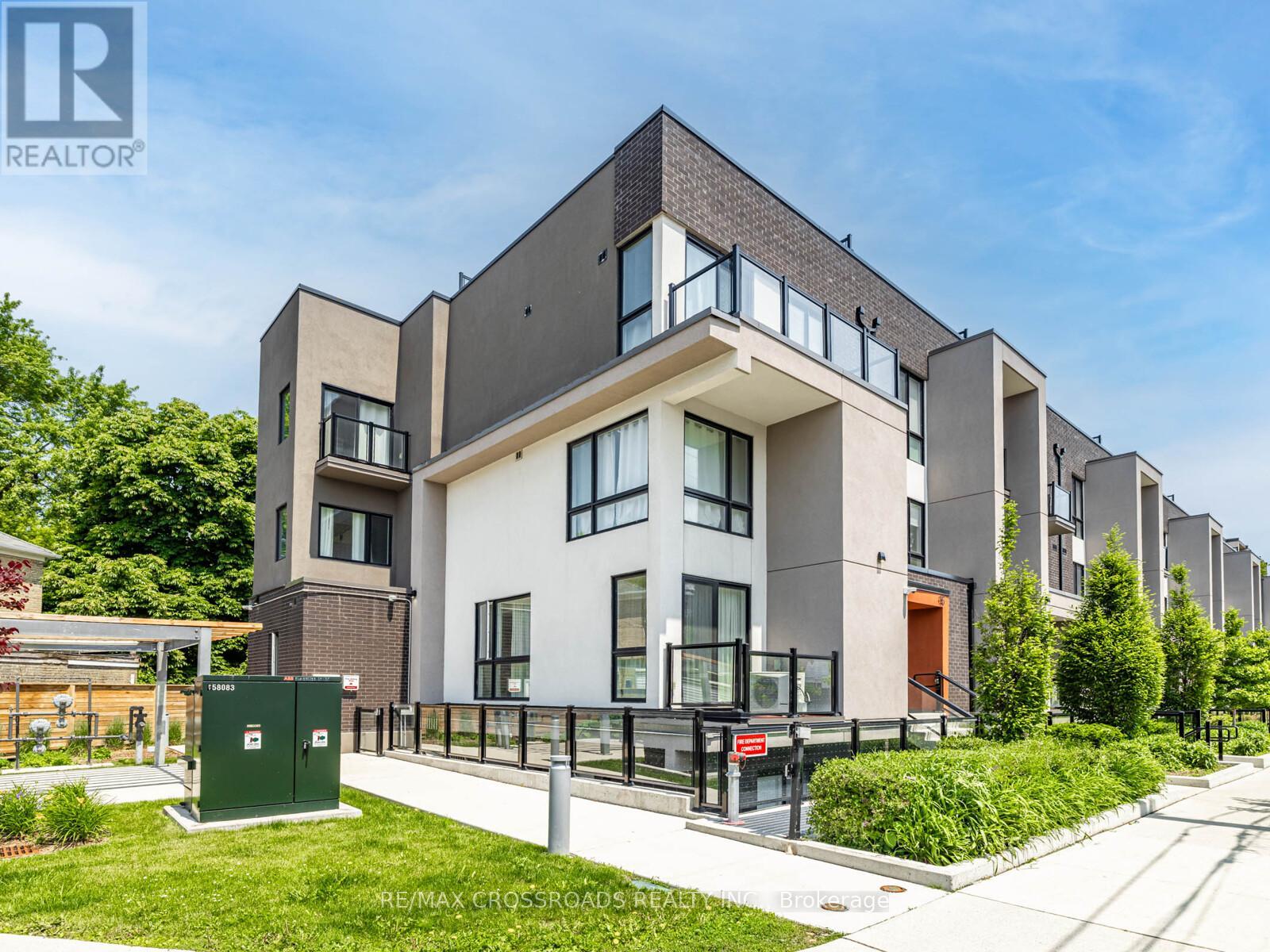 Property at 4 - 12 MARQUETTE AVENUE image 2
