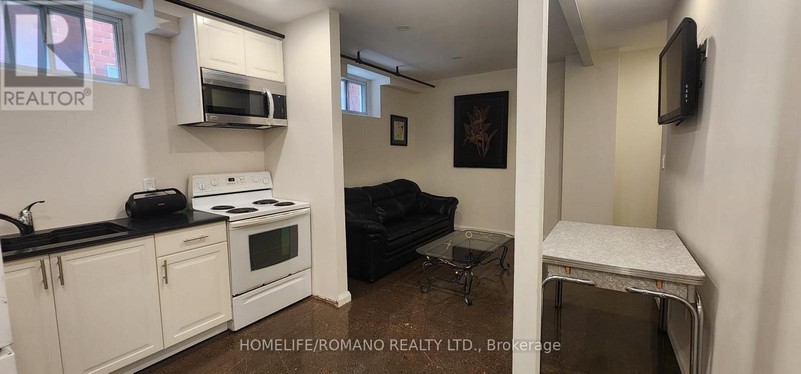 Lower - 4101 Bathurst Street, Toronto, Ontario  M3H 3P1 - Photo 2 - C12235869