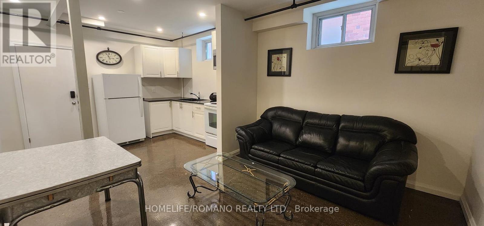 Lower - 4101 Bathurst Street, Toronto, Ontario  M3H 3P1 - Photo 4 - C12235869