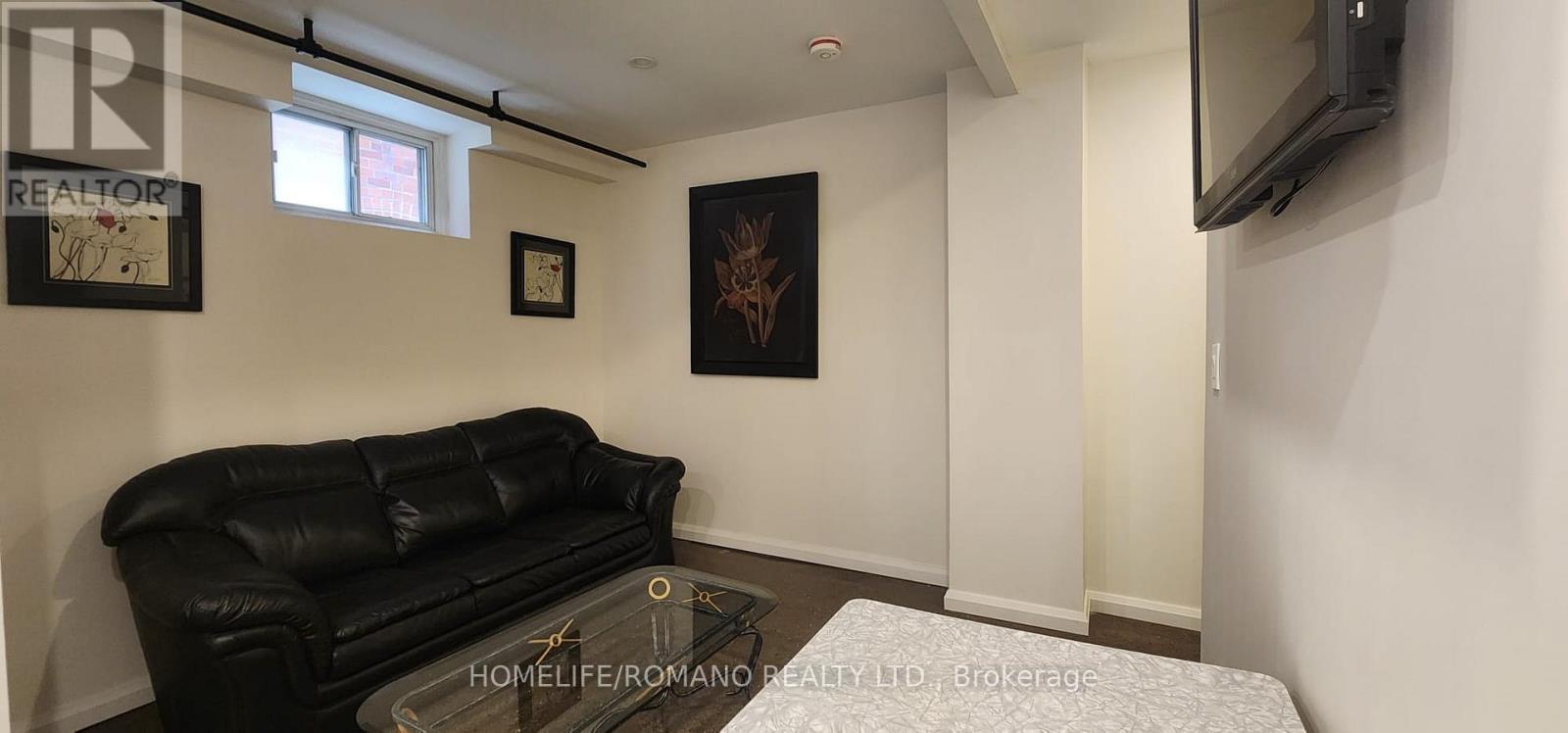 Lower - 4101 Bathurst Street, Toronto, Ontario  M3H 3P1 - Photo 6 - C12235869