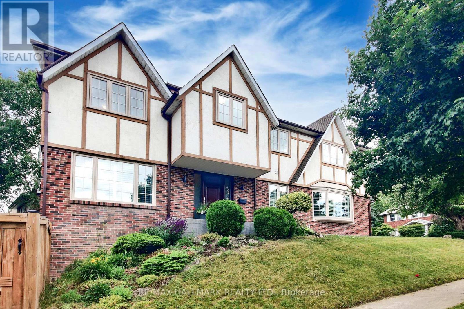 Property at 2 BUTTERFIELD DRIVE image 1