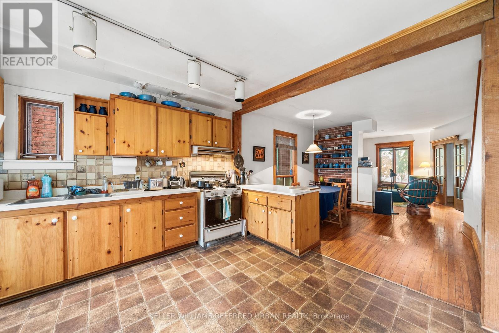 Property at 123 GORE VALE AVENUE image 3